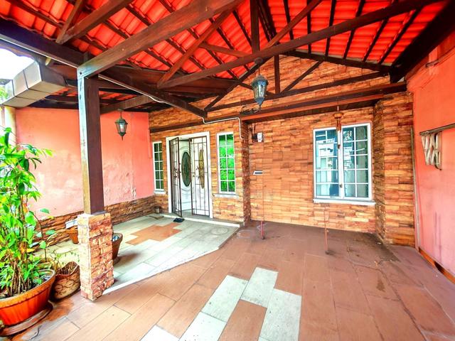 [RENOVATED&EDTENDED] Double Storey Terrace House Taman Serdang Raya 1