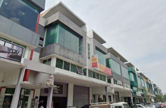 Shop for Rent /  Shah Alam / Seksyen 33 / Facing Main Road / Kesas 1