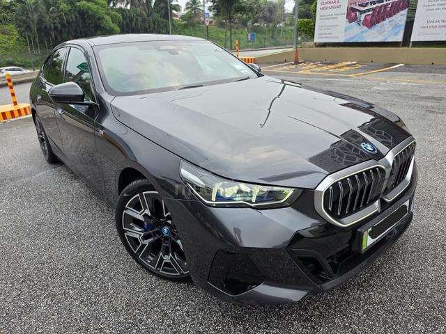 2024 Bmw I5 EDRIVE40 MSPORT LOW MILEAGE UNDER WRTY - 2