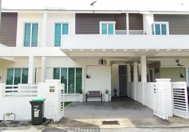 Rumah 2 Tingkat Menghadap Taman (Fully Furnished) 1