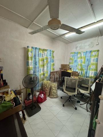 Full loan Tmn sri pulai jln pakis 1sty low cost corner cash bck cheap‼ 2