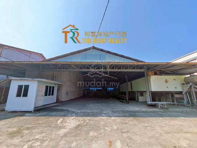 Spacious Detached Warehouse at Senadin 1