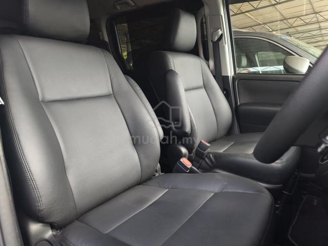 2018 Toyota VOXY X 2.0 FACELIFT F/LEATHER 8 SEATER - 5