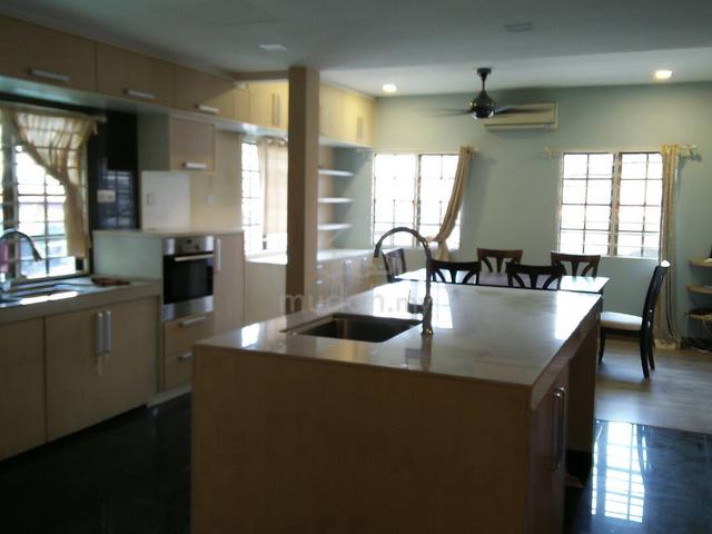 Semi-D 2 storey House - Townhouse To Let 1