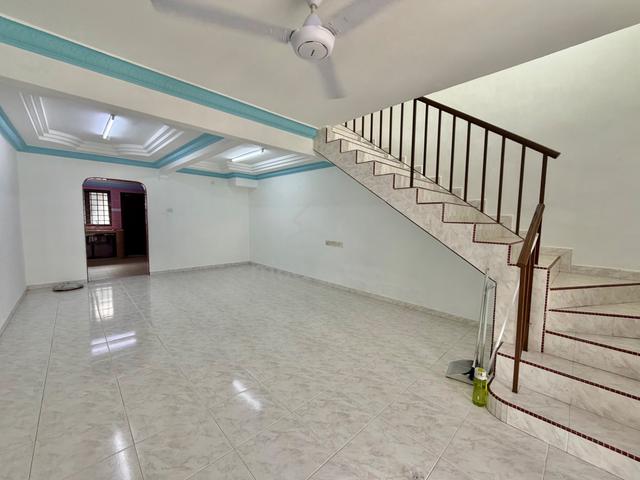 FULL LOAN NO AGENT FEE kota masai jalan nenas Tiptop condition renovat 1