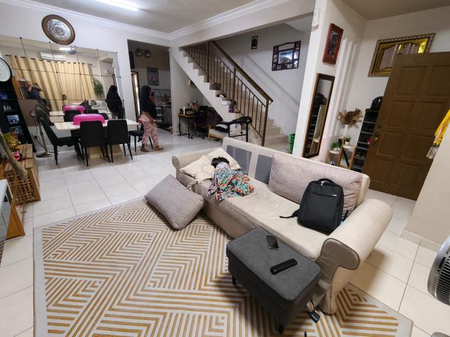 Hot Area! Affordable Double Storey Terrace for Sale@ Taman Seri Austin 1