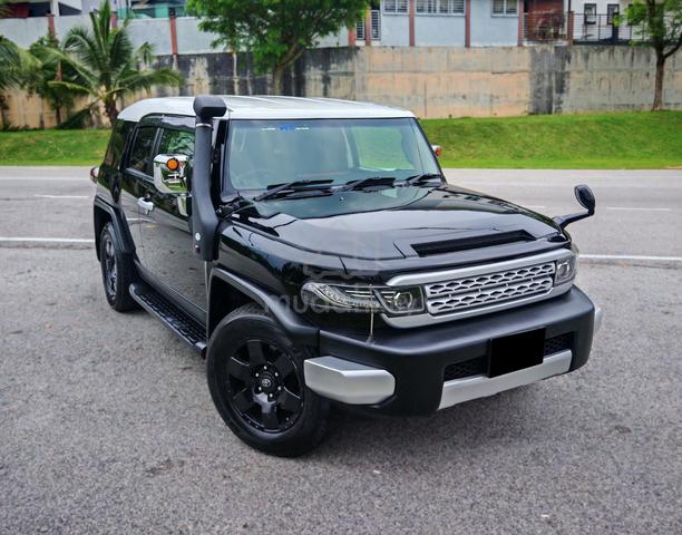 2011 Toyota FJ 4.0 CRUISER (A) Powerful SUV 4WD - 1