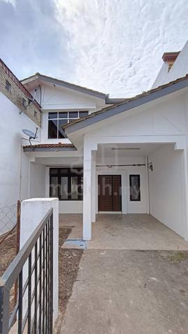 Taman Bukit Sri Senawang Double storey for sale New Paint Well-Kept 1