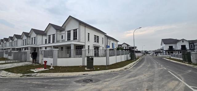 Kangkar Pulai - Ruby Hills, Cluster Corner Unit, Selling Cheap Price! 1