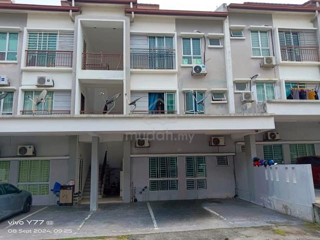 Ground Floor Townhouse at Taman Tropika 2, Sg Tangkas Bangi 1