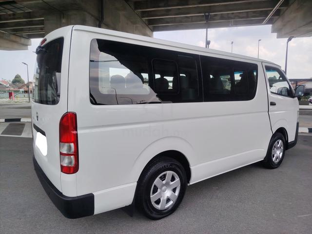 2017 Toyota Hiace 2.5 (M) Window 14 Seat Low Roof - 3