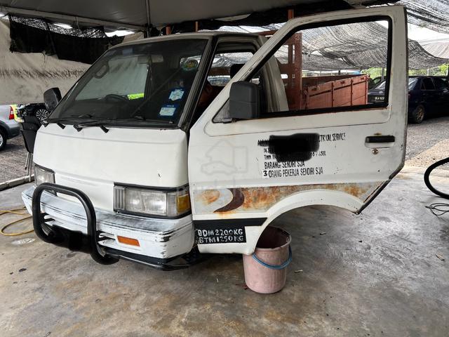 Nissan VANETTE 1.5 C22 (M) Lorry wooden murah jual - 2