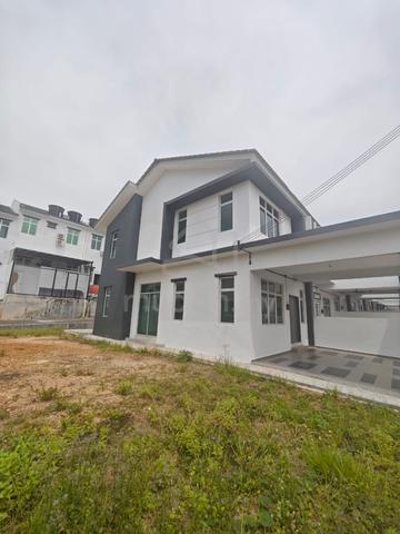 Corner Lot Tanah Besar Full Loan Last unit Alor Gajah Town 1