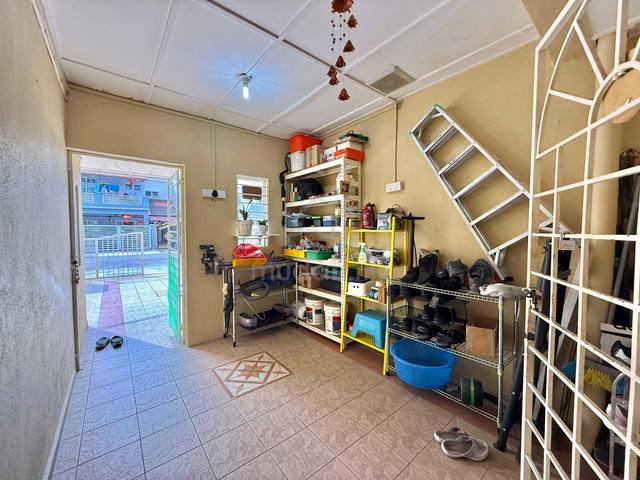 CHEAPEST! WELL MAINTAIN Taman Kinrara, Puchong, Double Storey Terrace 4