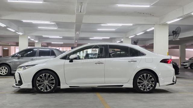 2019 Toyota COROLLA ALTIS 1.8 G FULL BODYKIT F.S.R - 3