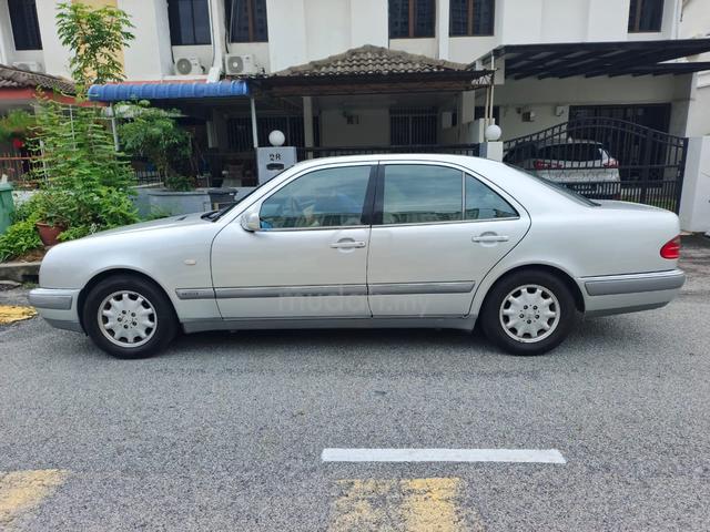 1995 Mercedes Benz 230E 2.0 W114 (M) - 3