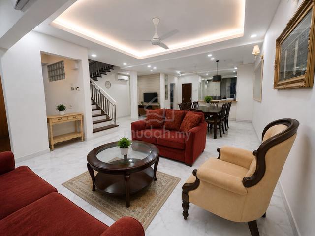 Teres 2 Tingkat, Seksyen 8, Shah Alam. Renovated Unit. Saiz Tanah Luas 1