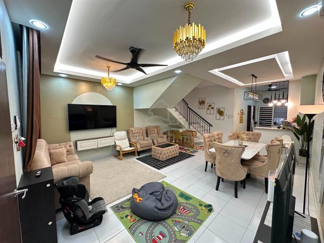 [RENOVATED] 3Storey Terrace House ,Taman Scientex Kundang Jaya, Rawang 1
