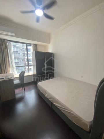 R&F Spacious Common Room(on top of mall) for rent - mins walk to CIQ 1