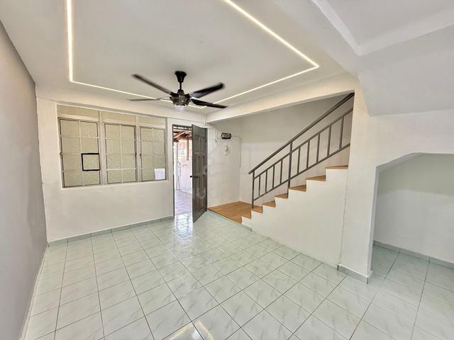 Full Loan Kempas @ Taman Angggerik Renovated Low Cost Double Storey 1