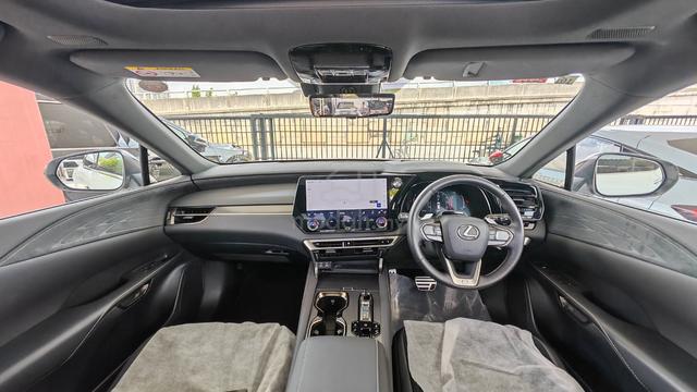 2023 Lexus RX350 2.4 F SPORT / Rear Electric Seat - 3