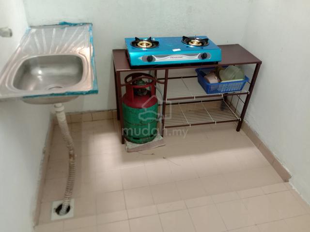 bilik untuk student, dekat uitm puncak perdana, Resak apartment 1