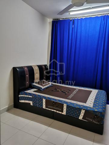 Cyberia Smarthome – middle room with balcony (FEMALE ONLY) 1