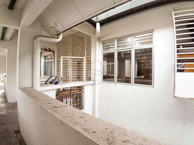 Dahlia Court Apartment (Salak Tinggi) 1