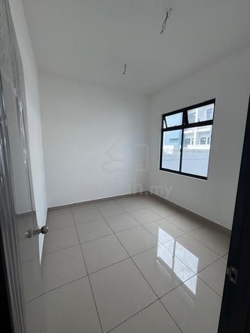 Tebrau, 24x70, built up 1862sqft, freehold 1