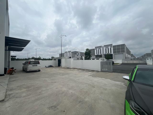 1.5 storey Cluster Factory/New Phase/Freehold/Dato Onn/Lowest Price/JB 4