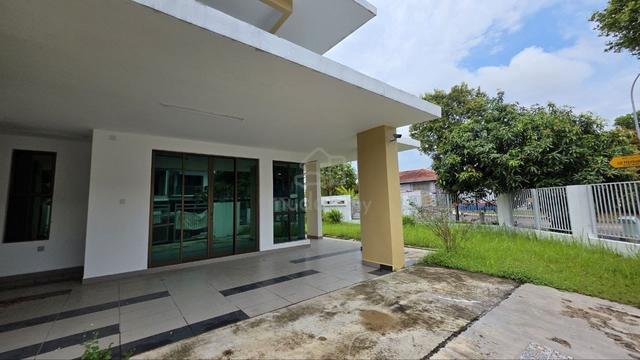 Renovated 2 Storey Corner Jalan Perjiranan Bandar Dato Onn 1