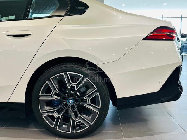 BMW i5 eDrive 40 M-Sport - Premium Selection Unit - 5