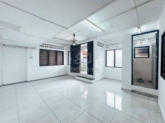 NEAR HUKM+LOW DEPO Single Storey Jalan Mewah Bndr Tun Razak For Sale 1