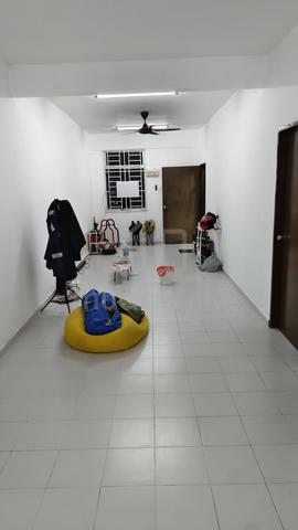 Upper Floor Townhouse Taman Scientex Senai Jaya for Sale!! 1