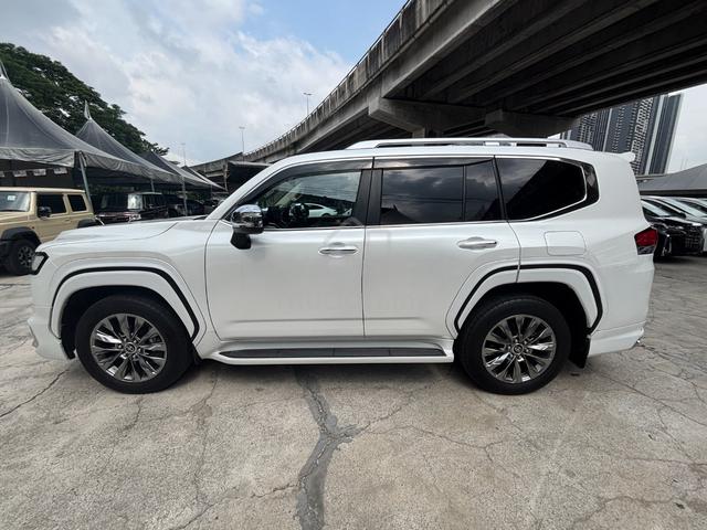 2023 Toyota Land Cruiser 3.5 LC300 ZX FULL SPEC 5A - 5