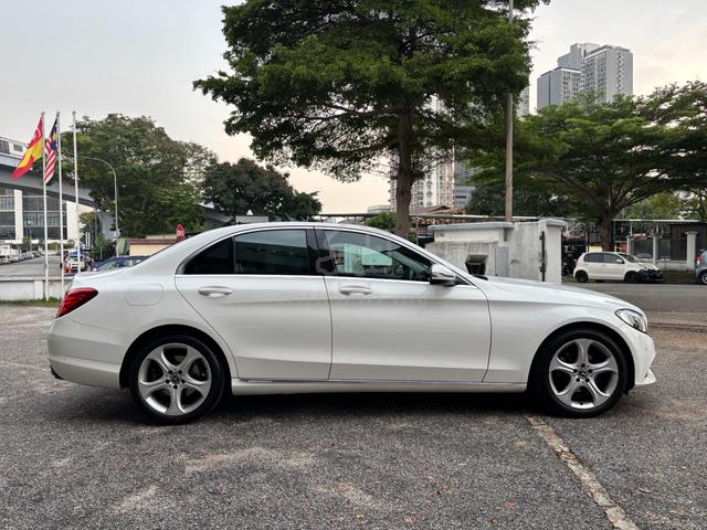2017 Mercedes Benz C200 2.0 AVANTGARDE 9 Speed - 5