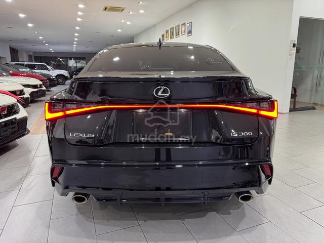 BLACK MAMBA 2022 Lexus IS300 2.0 F-SPORT OFFER (A) - 4