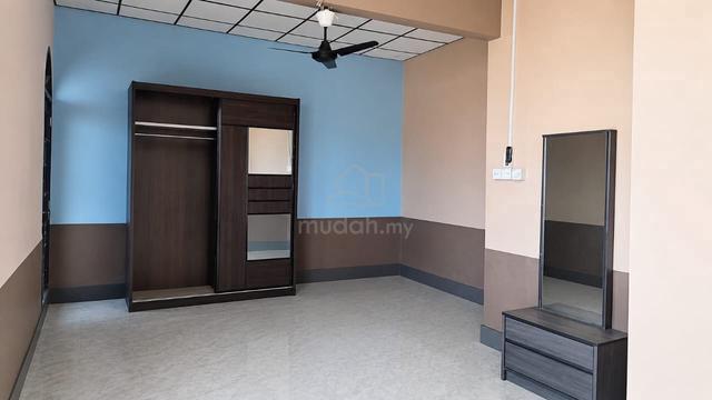 Sebuah Bilik Untuk Disewa (2 org/bilik) Hampir Std G.Badak 1