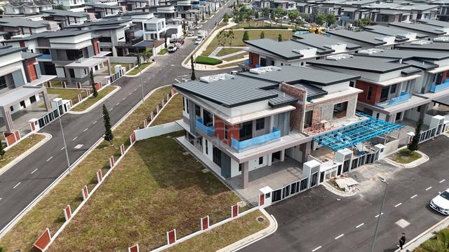 Taman Uda Utama Double Storey Semi Detached House 4bed Johor Bahru 1