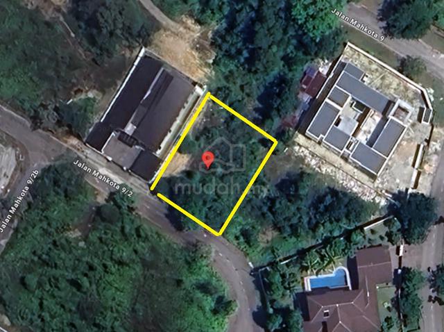 Sebelah ada jiran Seksyen 9 tanah banglo Bandar Bukit Mahkota Bangi 1