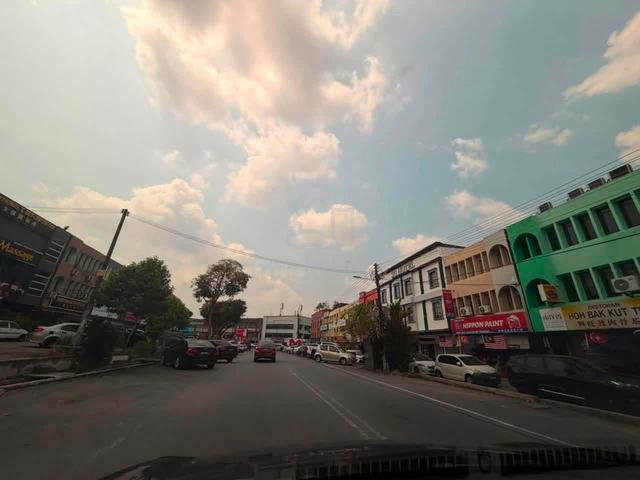 Taman Pelangi 3 Storey Shop For Rent 1