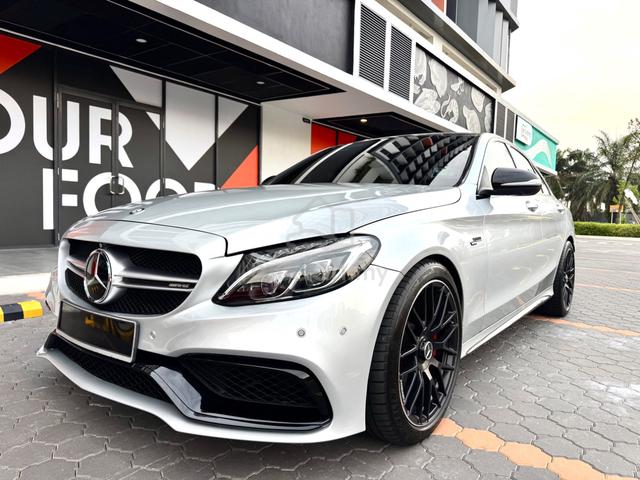 Mercedes Benz C250 AMG - 1