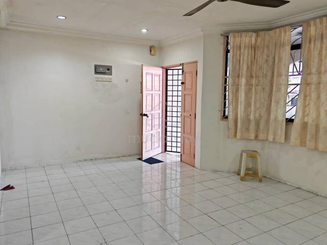 Double Storey House at Taman Selasih For Rent 1