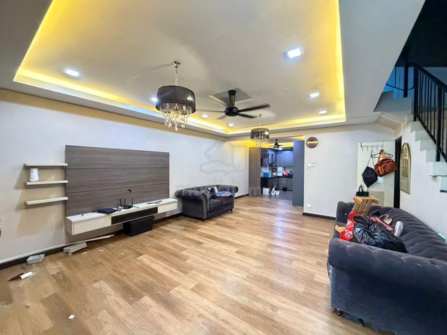 [Renovated] 2 Storey Terrace , Taman Adenium , Bukit Beruntung ,Rawang 1