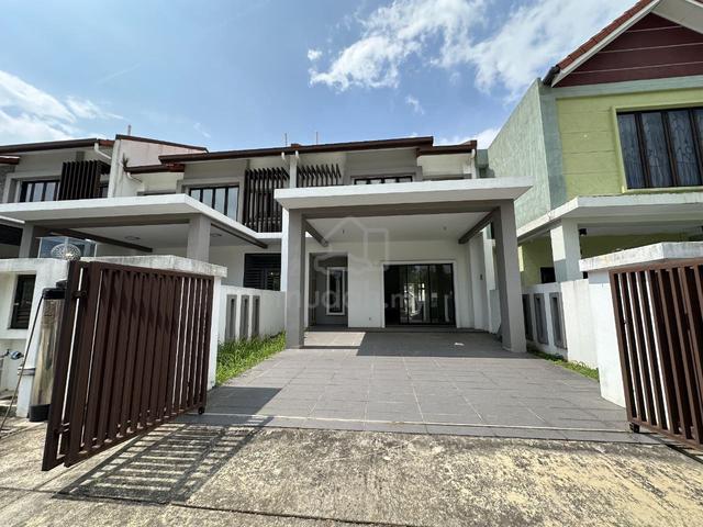 Facing Playground south 24x80 2 storey Orkestra Alam Impian shah alam 1