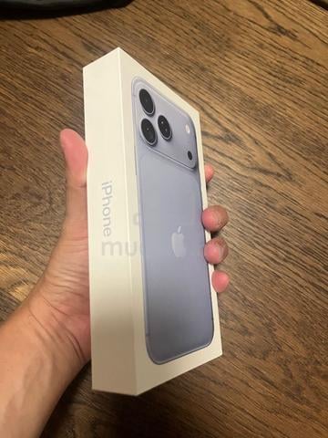 iPhone 18 Pro Max 1TB ( Colour - Glacier) - photo 3 of 6