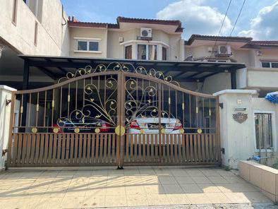 FREEHOLD FULLY RENOVATED Double Storey Taman Bukit Ria Kajang 1