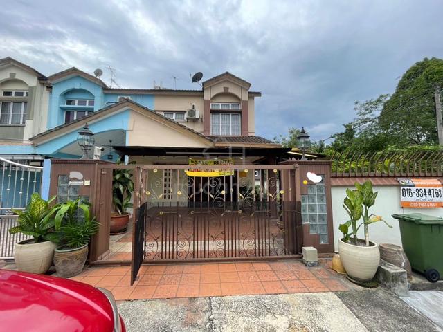 Corner Lot!! Double Storey House Sale@ Bandar Mahkota Cheras 1