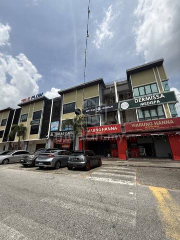 3 storey Shoplot Facing Mainroad Crystalville Cyberjaya 1