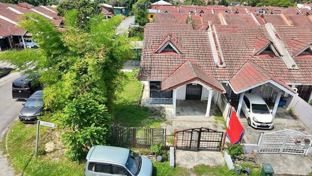 Corner Lot 1 Storey Terrace Seksyen 5 Bandar Baru Bangi,(dekat Surau) 1